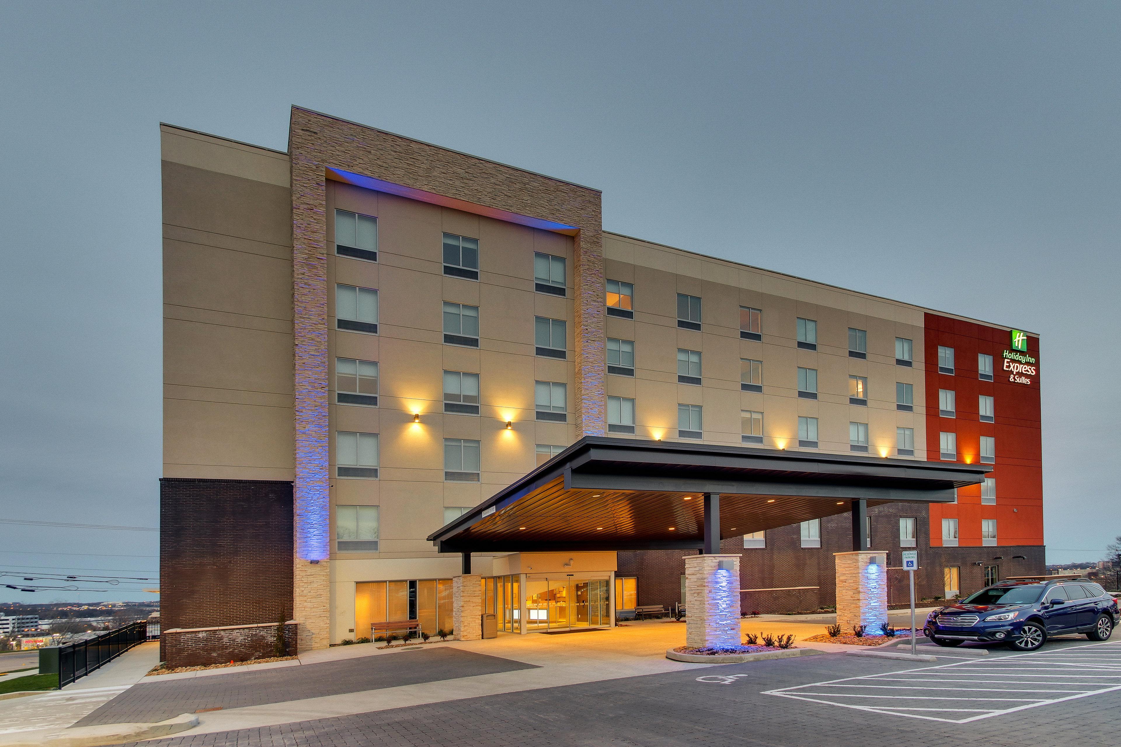 Holiday Inn Express & Suites - Nashville Metrocenter Downtown By Ihg Exterior foto
