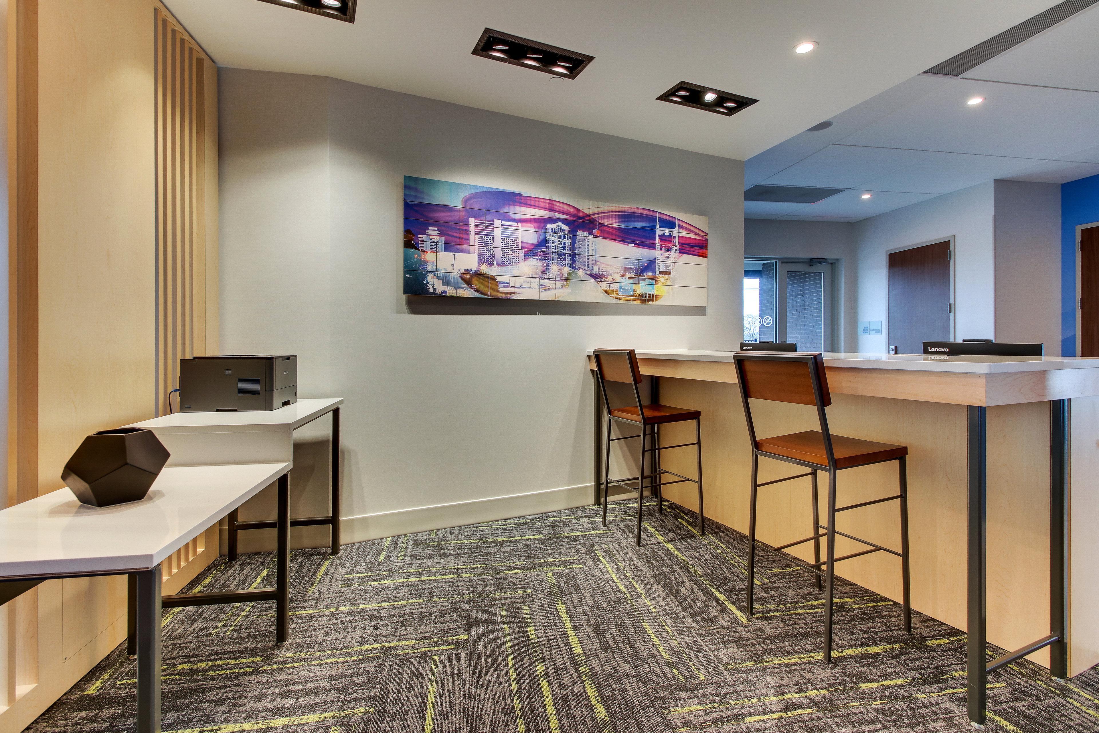 Holiday Inn Express & Suites - Nashville Metrocenter Downtown By Ihg Exterior foto
